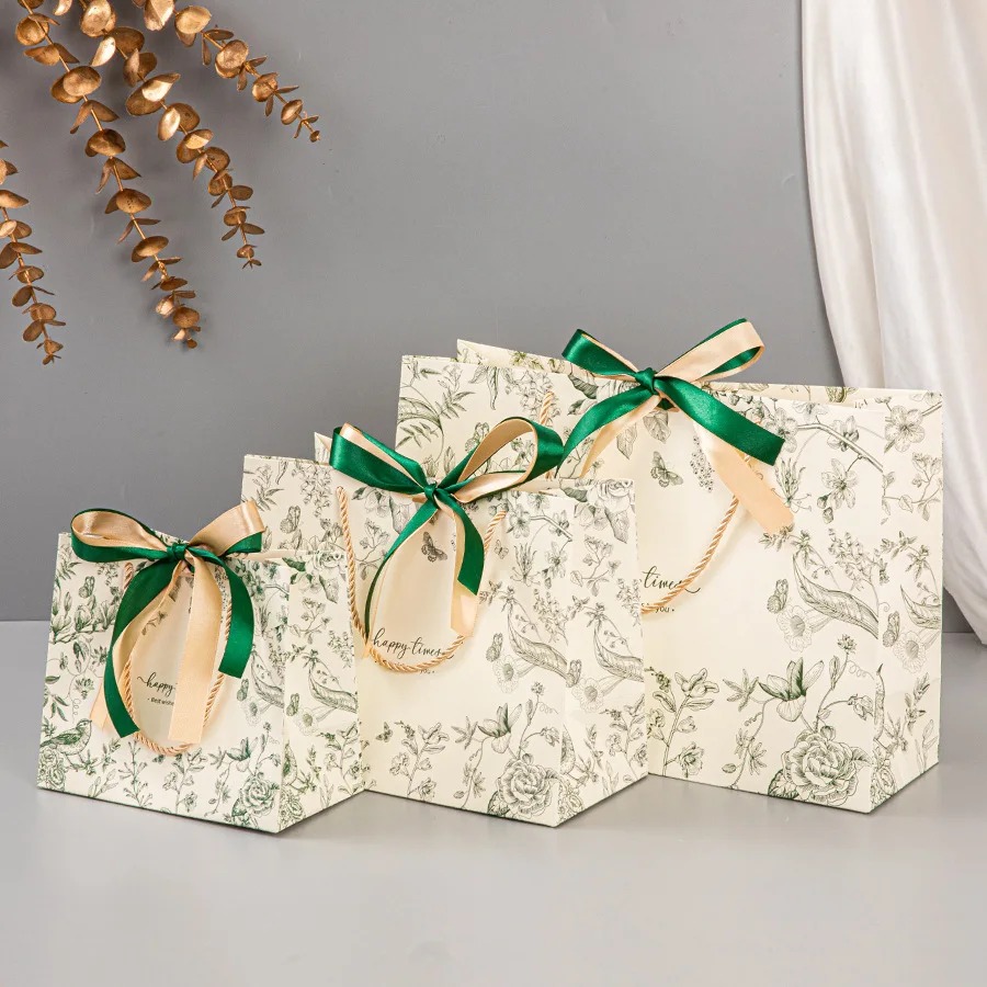 10 Sacolas de Papel com Estamp - Luxury Skincare Packaging avaliação e preço